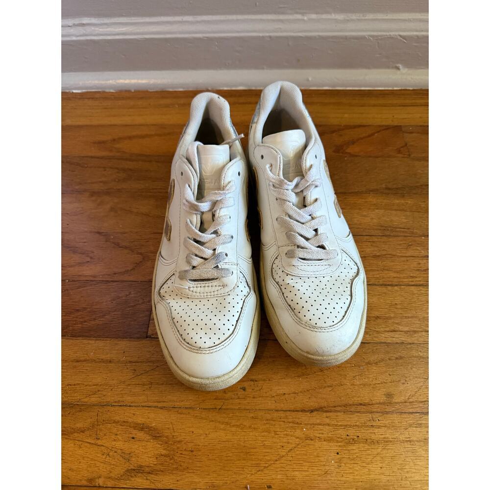 Veja Women's V-10 Leather Metallic Logo Patch Low-Top Sneakers size 39 (us 8) - Picture 4 of 11